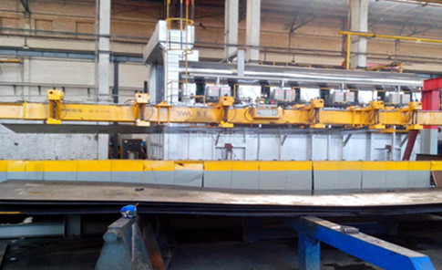 Loading/Unloading Steel Plate for Heat Treatment - Lifting Magnets or Plate Clamps?