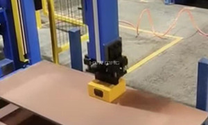 Gantry Robot System Lifting Steel Plate with Magnet Gripper 